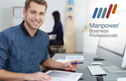 Kaufmännischer Angesteller am Schreibtisch / Manpower Business Professionals